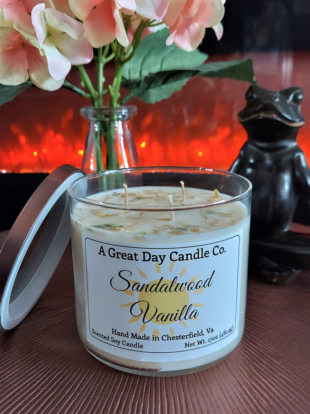 Sandalwood Vanilla 17oz Triple-Wick Candle